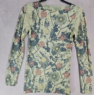 AMB Second Skin Women's Shirt One Size Floral Crewneck Nylon Long Sleeve Green